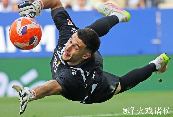 霍安-加西亚因碰撞受伤跛行，但仍能上场